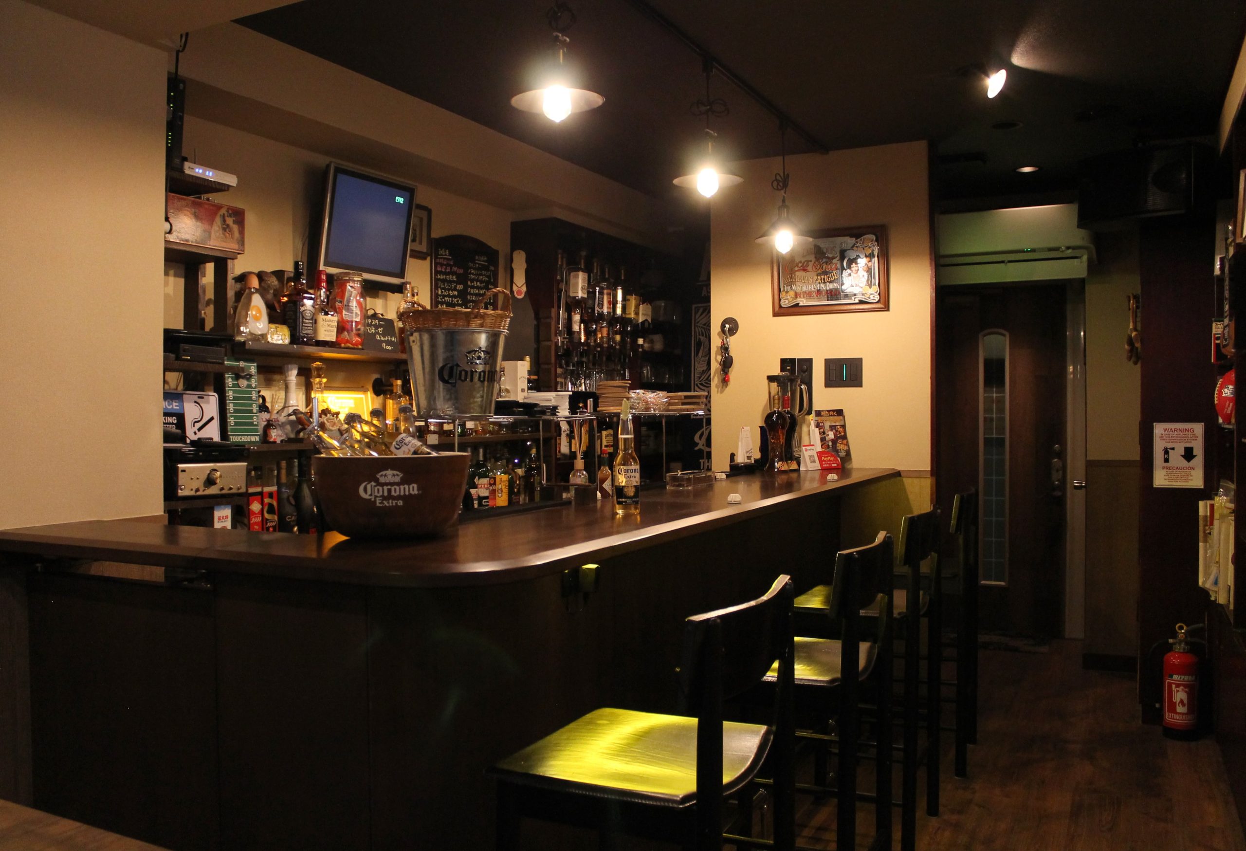 BOBBY'S BAR